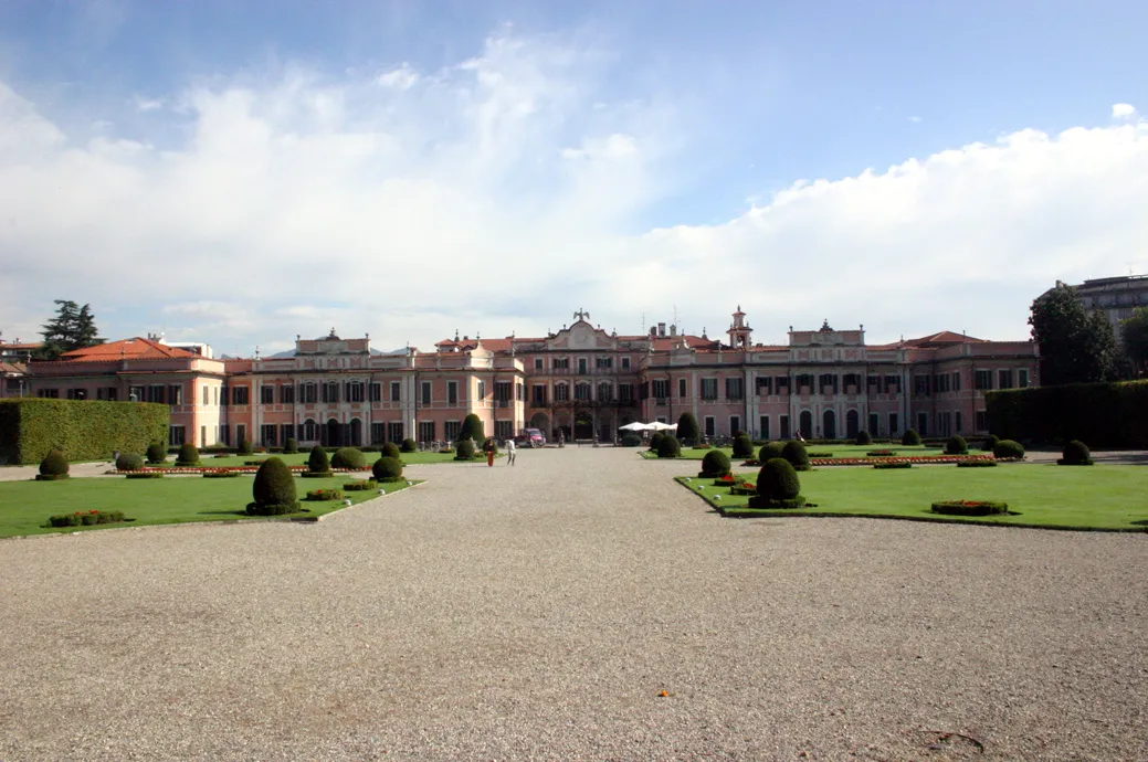 Varese - Palazzo Estense, centro città