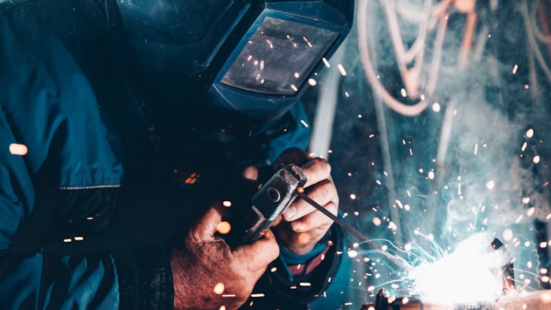 Tecnico idraulico installazione scaldabagno Varese